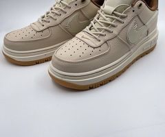 Кроссовки Nike Air Force 1 Luxe