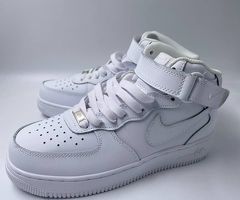 Кроссовки Nike Air Force 1 Mid LE