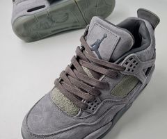 кроссовки Nike Air Jordan 4 Retro Kaws