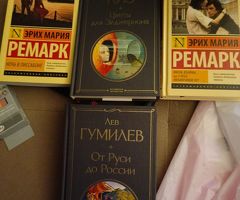 Продаю несколько книг.